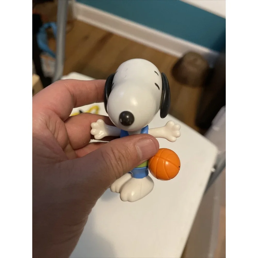 McDonalds peanuts basketball